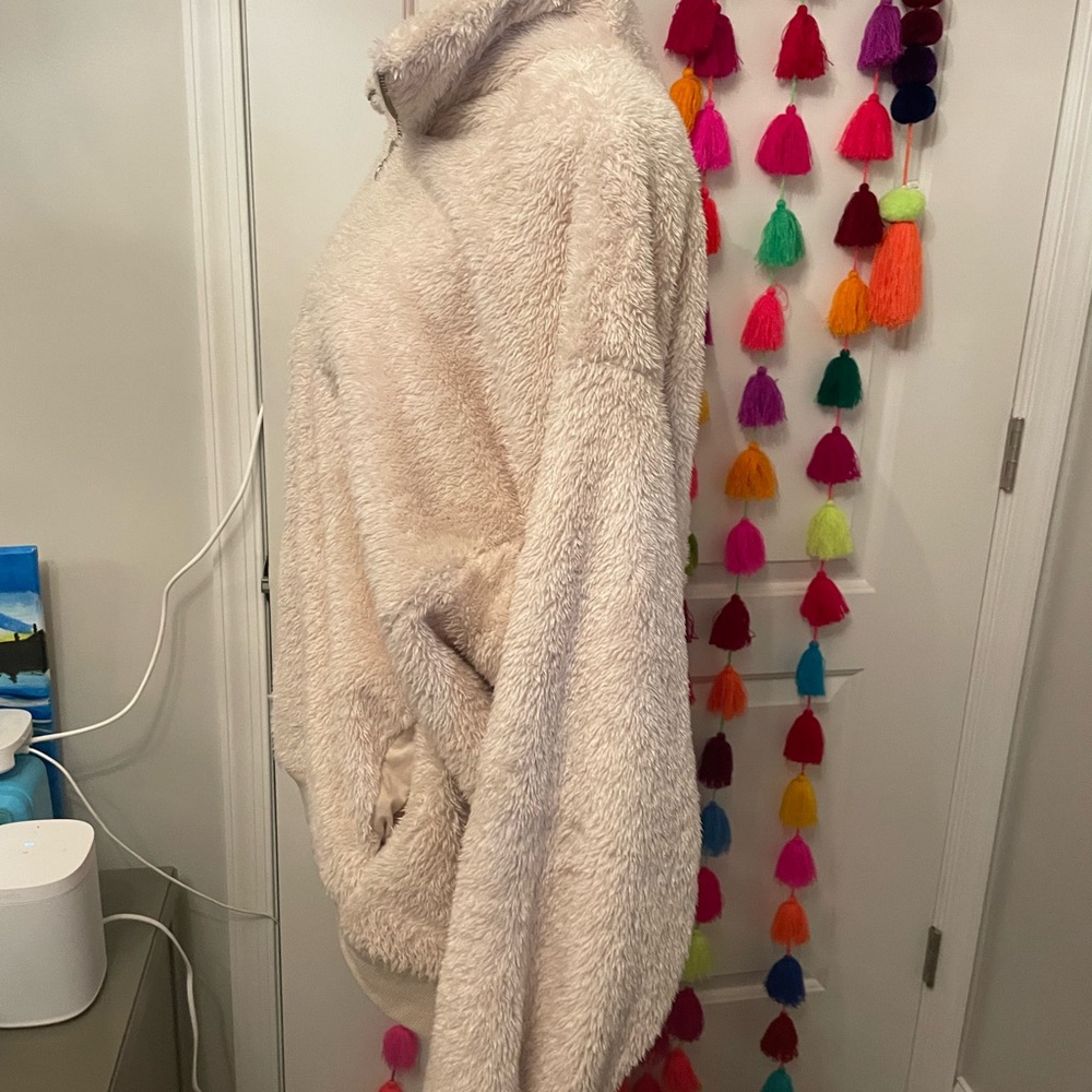 Express Pull Over, 100% Polyester - image 3